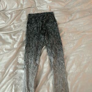 Lululemon leggings size 4 woman’s